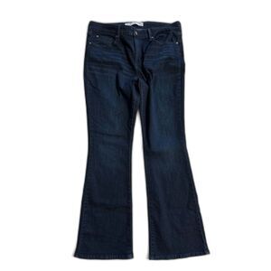 Signature Levi Strauss Woman’s Mid Rise Boot Cut Blue Jeans Size 32x32